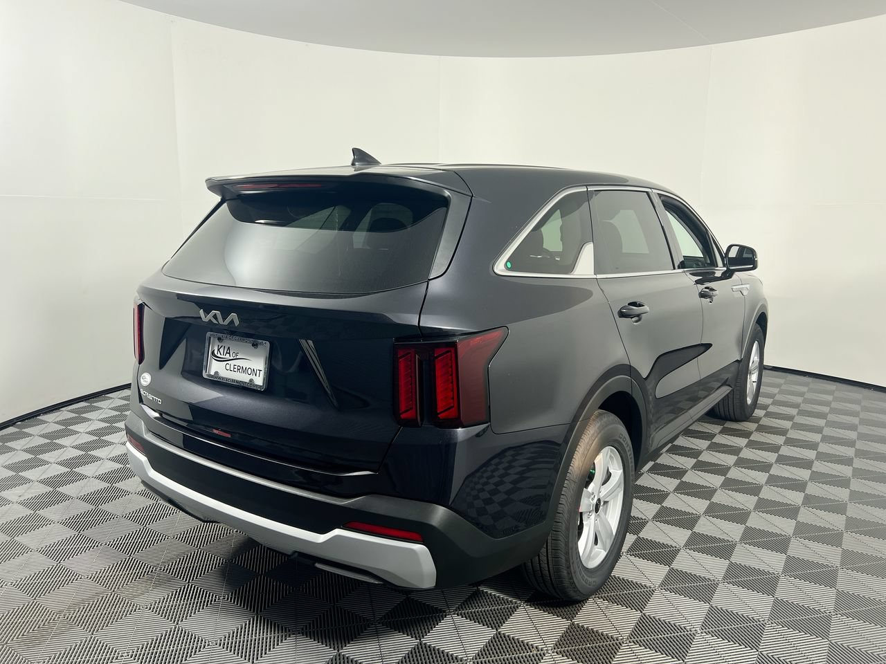 New 2026 Kia Sorento LX FWD image 2