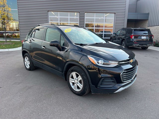 Used 2020 Chevrolet Trax LT w/ LT Convenience Package FWD image 3
