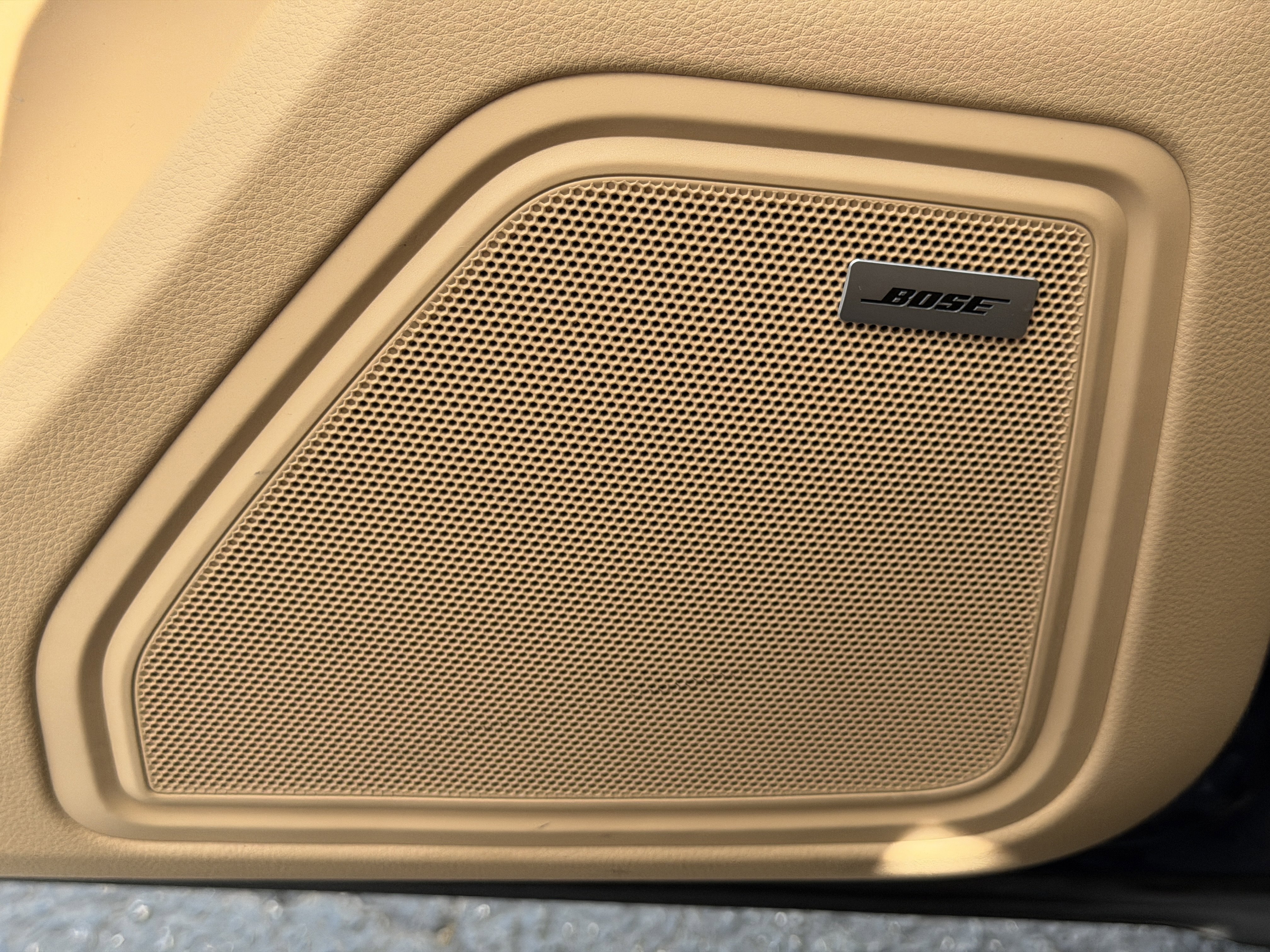 Certified 2018 Porsche Macan Sport Edition image 26