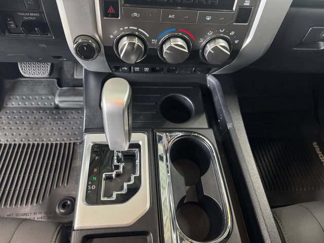 Used 2020 Toyota Tundra SR5 w/ SR5 Convenience Package AWD/4WD image 16