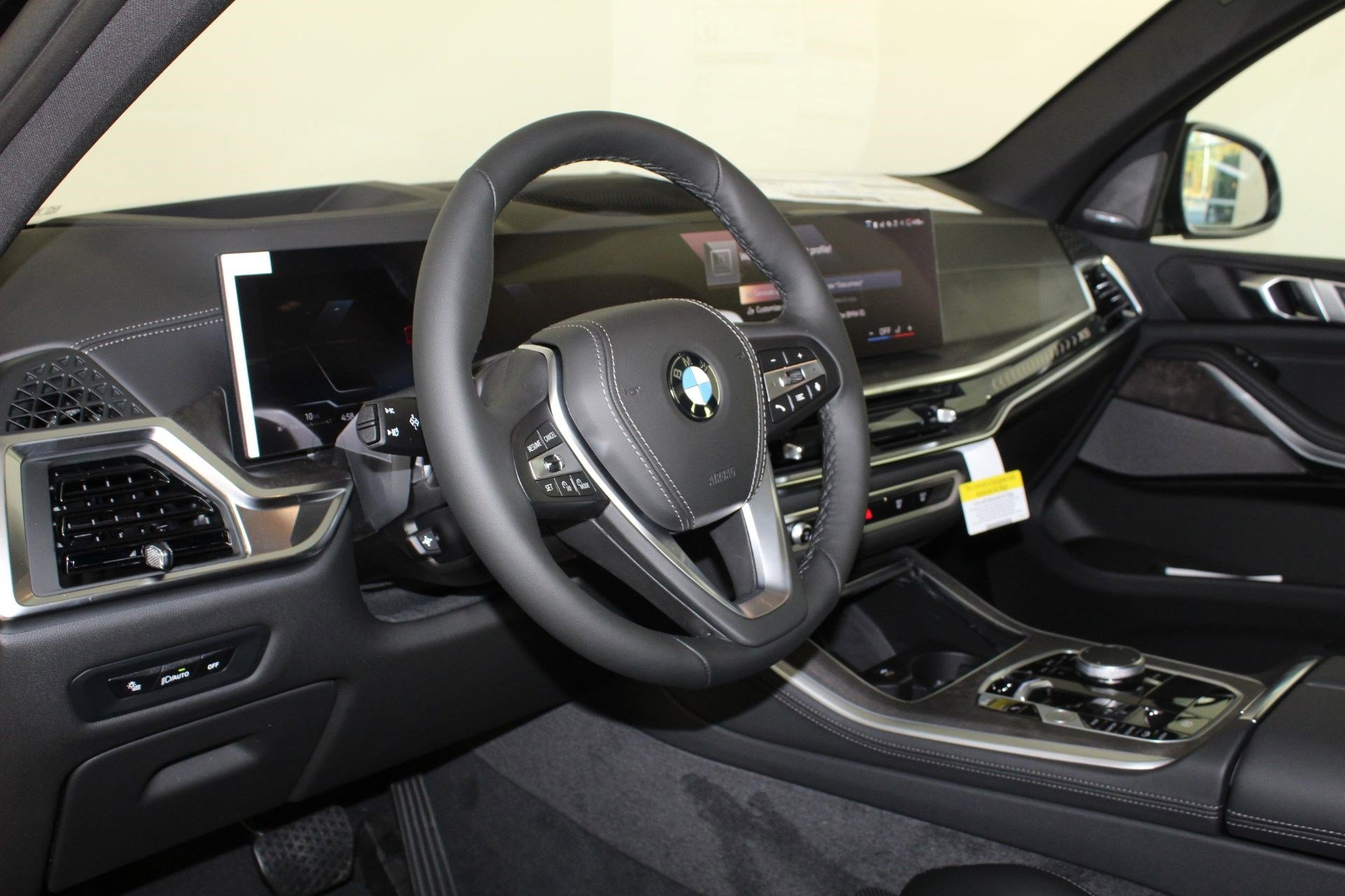 New 2026 BMW X5 xDrive40i w/ Premium Package AWD/4WD image 4