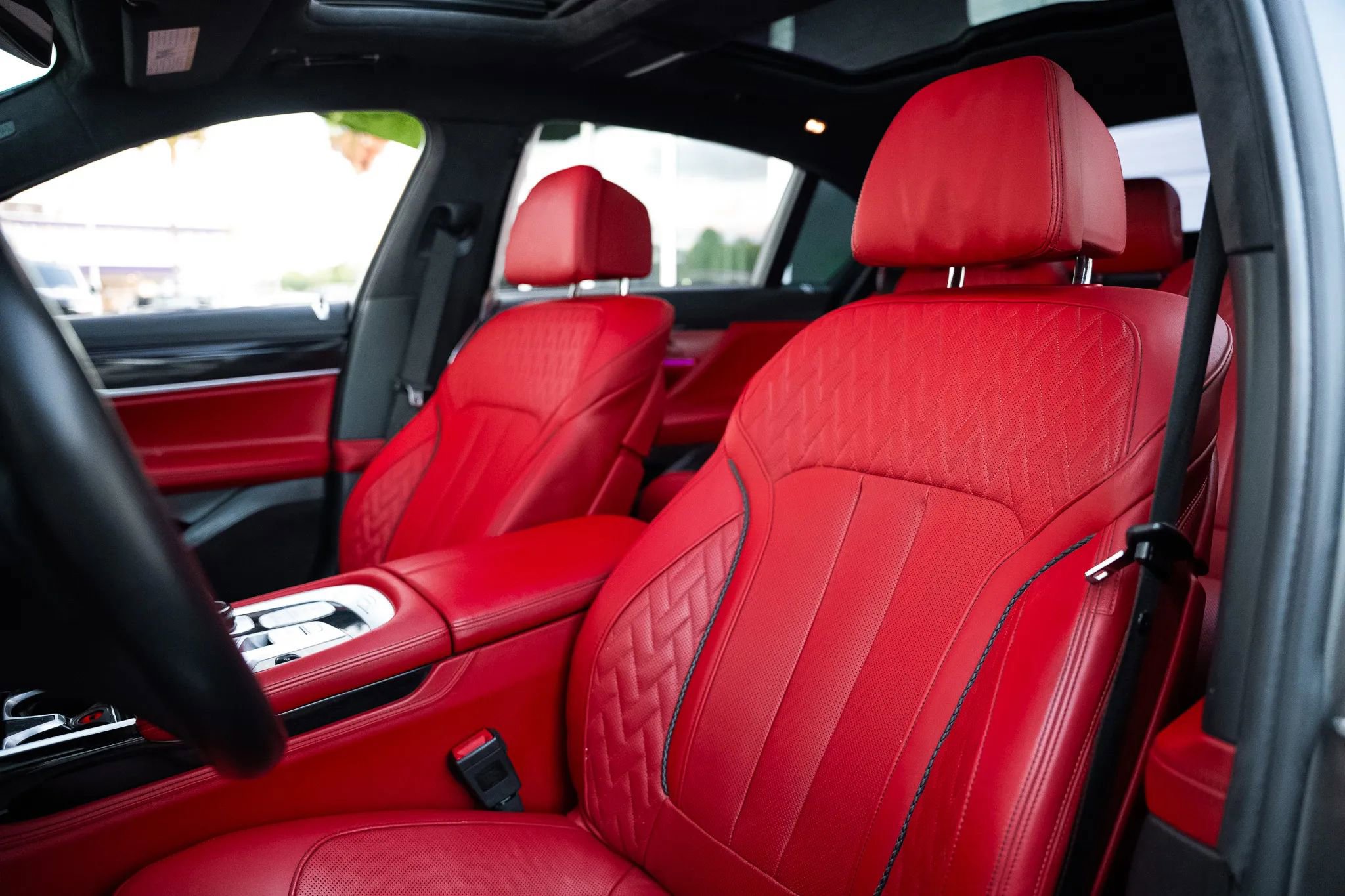 Used 2018 BMW ALPINA B7 xDrive w/ Luxury Rear Seating Package image 28