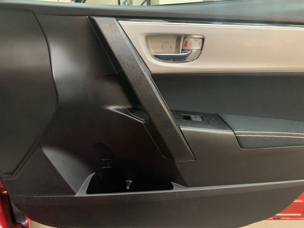 Used 2019 Toyota Corolla LE FWD image 19