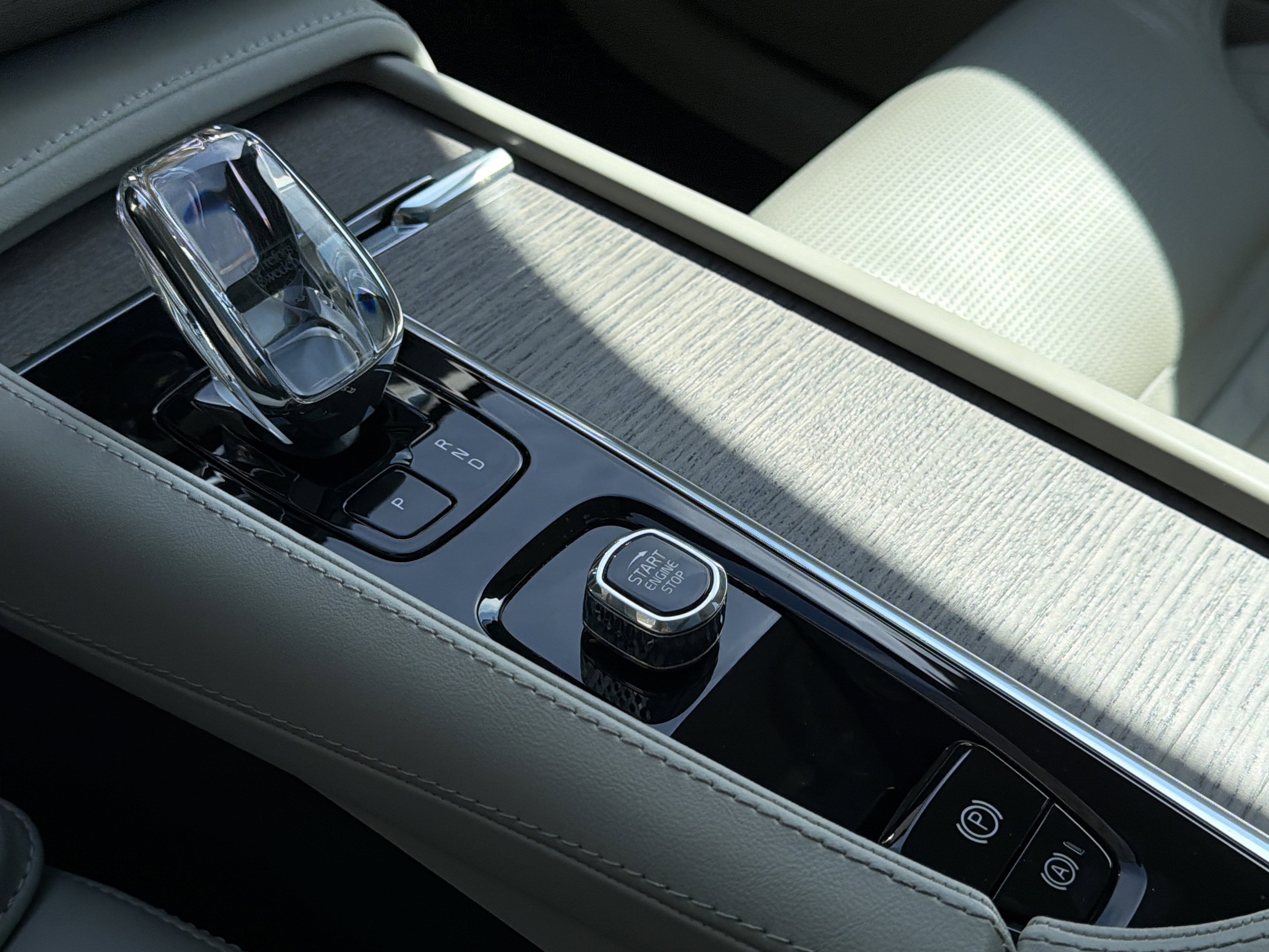 Certified 2023 Volvo XC90 T8 Ultimate w/ Protection Package image 26