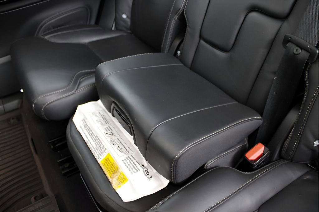 Used 2023 Volvo XC90 B6 Ultimate w/ Lounge Package image 31