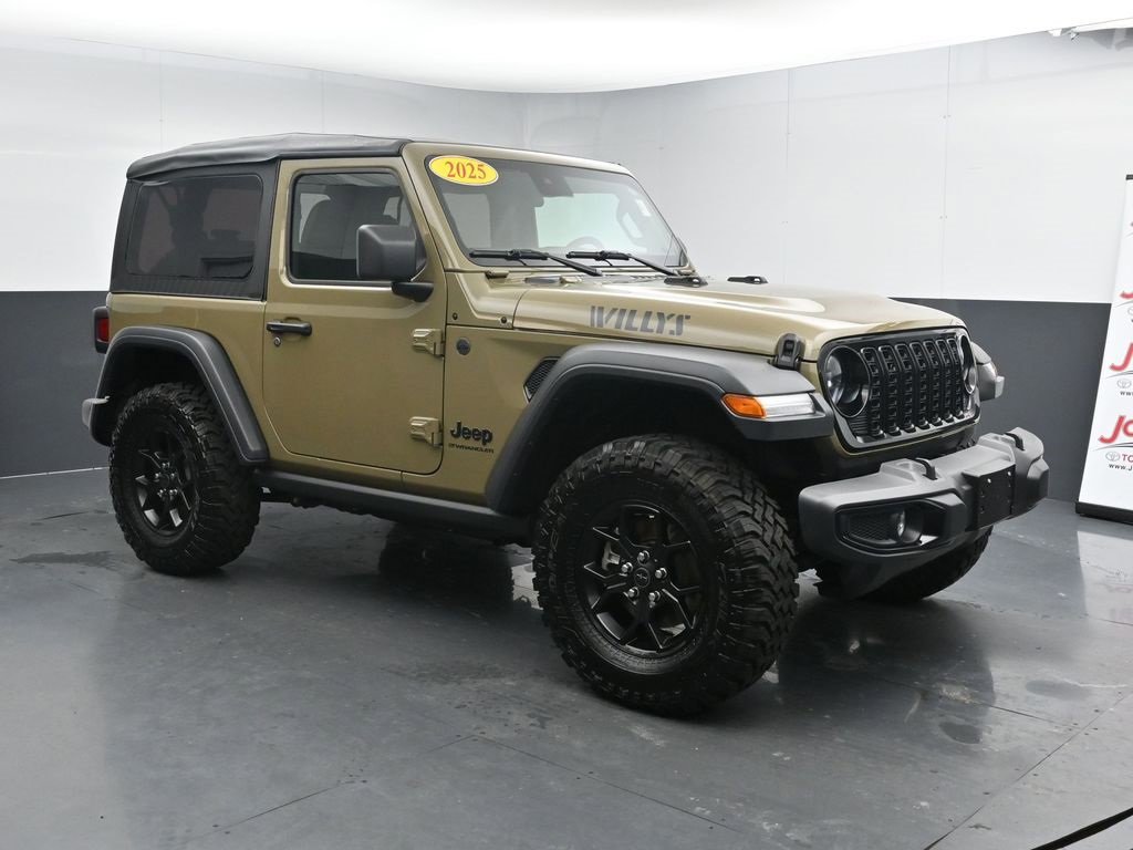 Used 2025 Jeep Wrangler Sport video 2