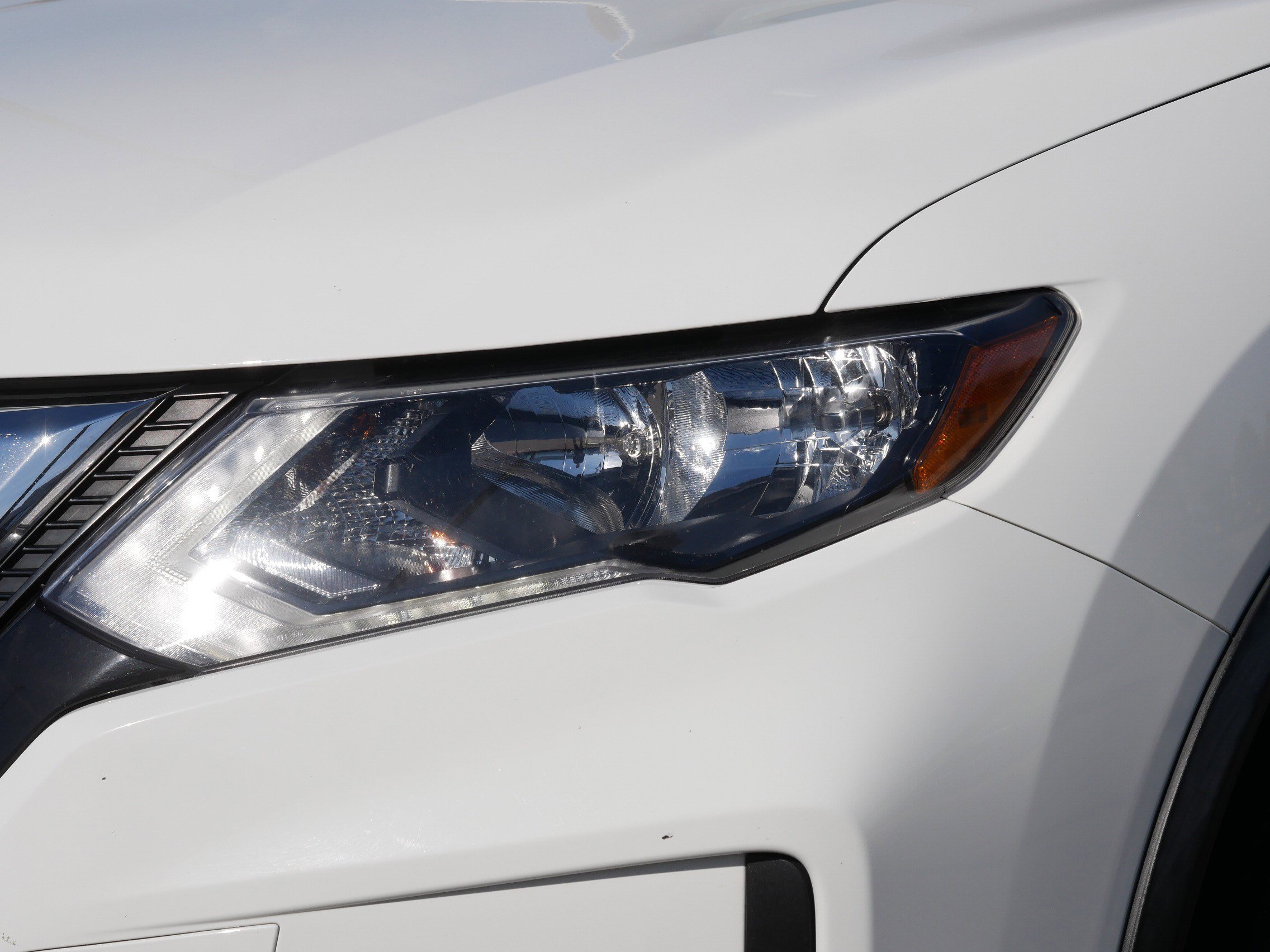 Used 2020 Nissan Rogue SV AWD/4WD image 16