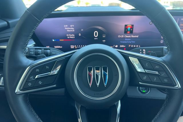 Used 2025 Buick Enclave Sport Touring image 31