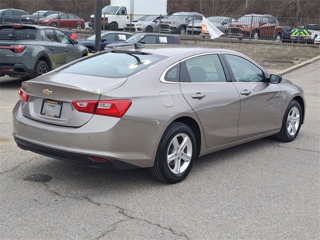 Used 2025 Chevrolet Malibu LS image 5