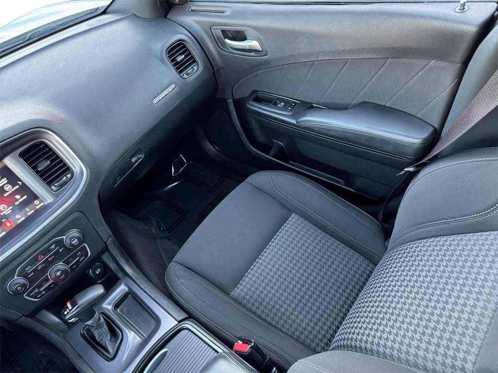 Used 2018 Dodge Charger GT w/ Blacktop Package image 17