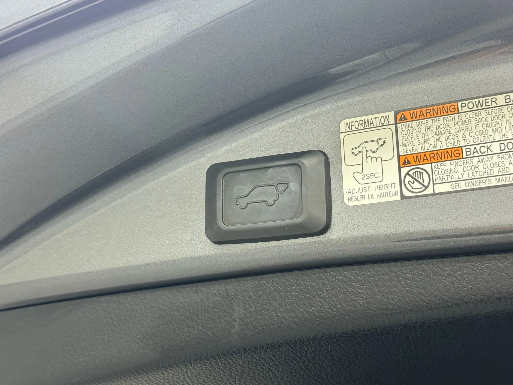 Used 2017 Toyota RAV4 SE w/ Advanced Technology Package image 42