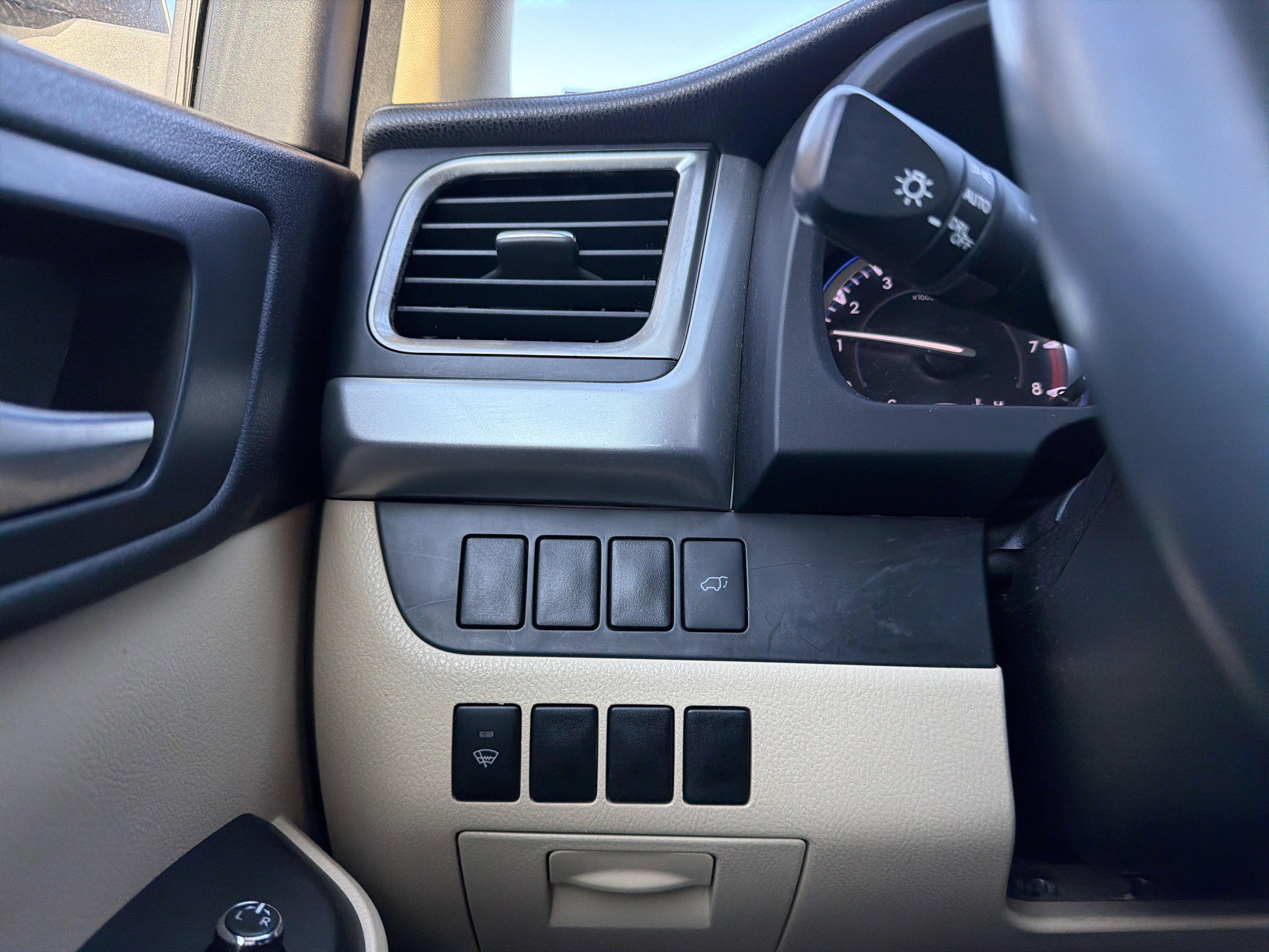 Used 2015 Toyota Highlander XLE image 23