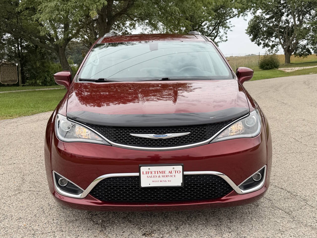 Used 2018 Chrysler Pacifica Touring-L FWD image 8