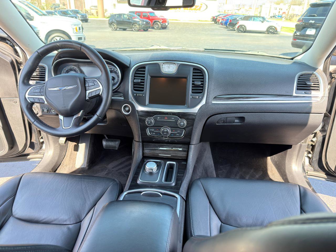 Used 2015 Chrysler 300 Limited w/ Driver Convenience Group image 34