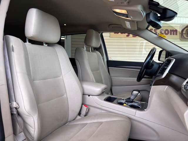 Used 2016 Jeep Grand Cherokee Laredo w/ Quick Order Package 23E AWD/4WD image 23