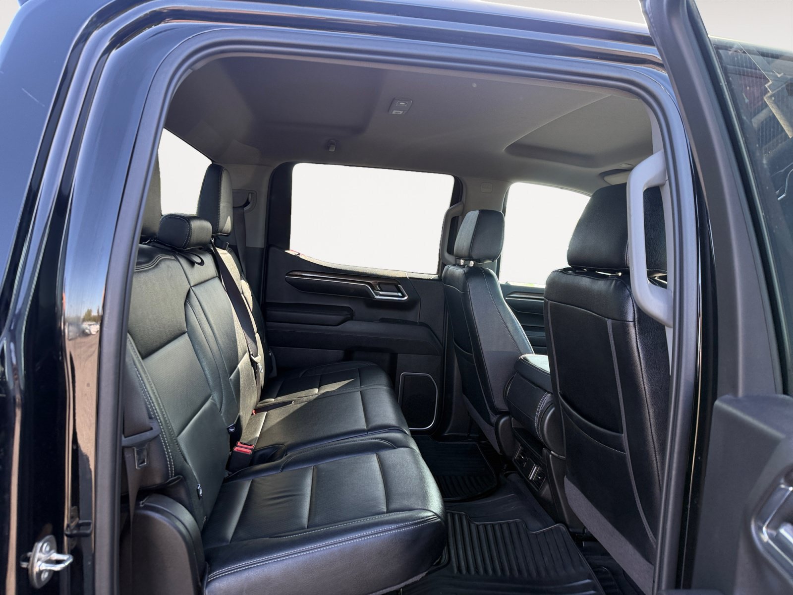 Used 2023 Chevrolet Silverado 1500 RST w/ Z71 Off-Road Package AWD/4WD image 18