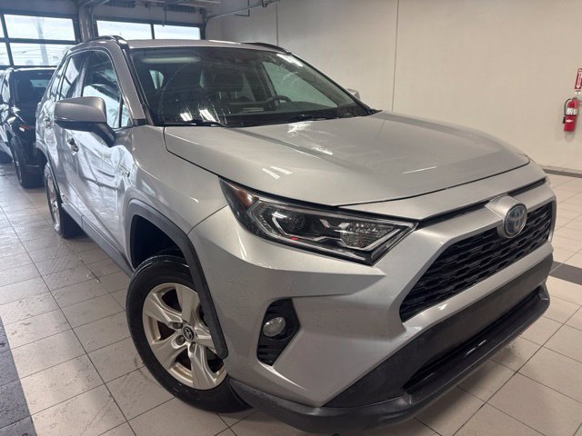 Used 2020 Toyota RAV4 XLE w/ Convenience Package AWD/4WD image 3