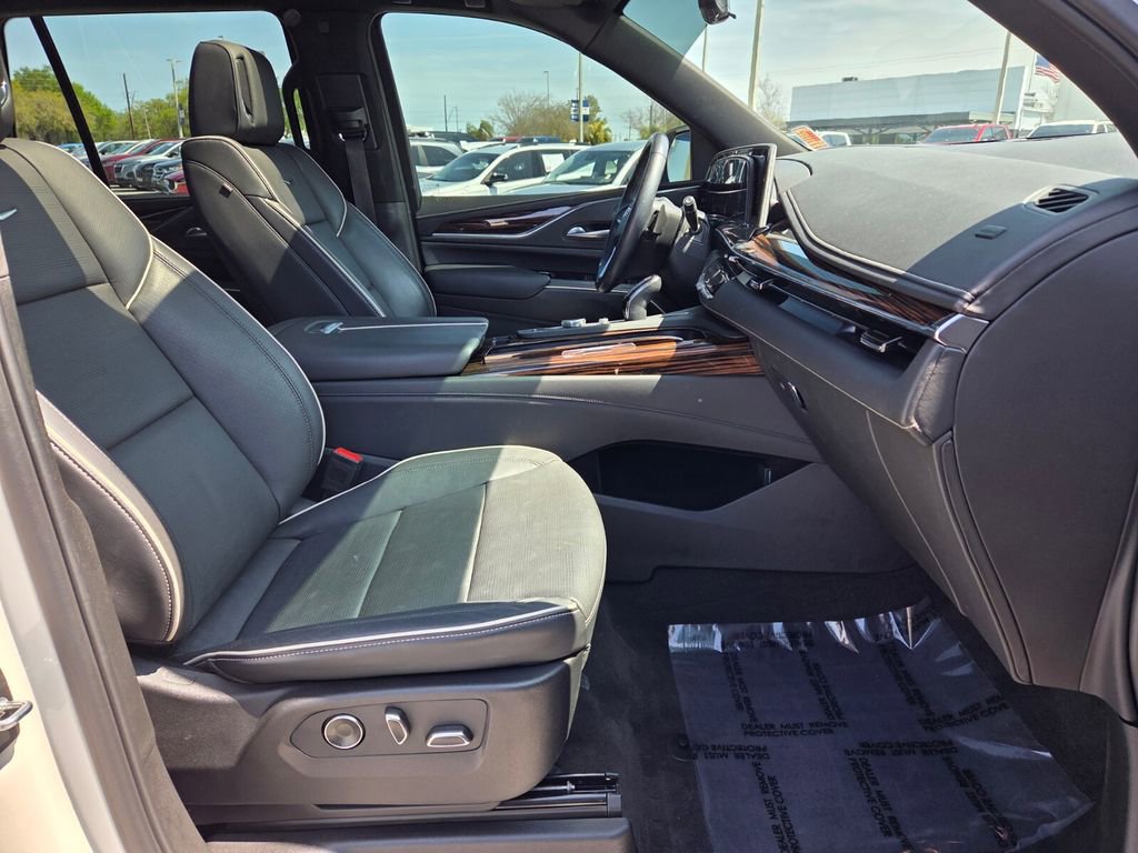 Used 2023 Cadillac Escalade Premium Luxury image 17