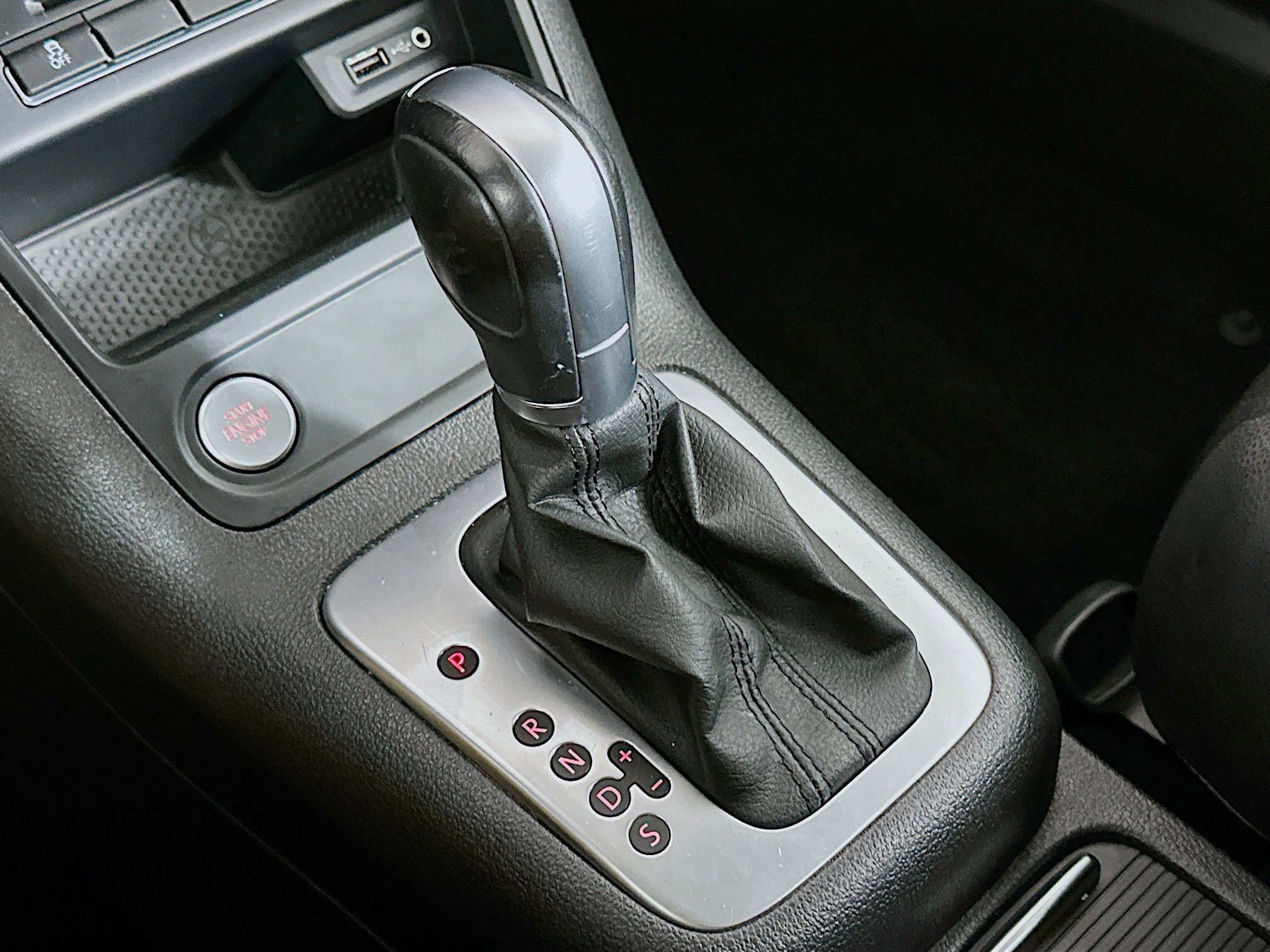 Used 2017 Volkswagen Tiguan S image 24