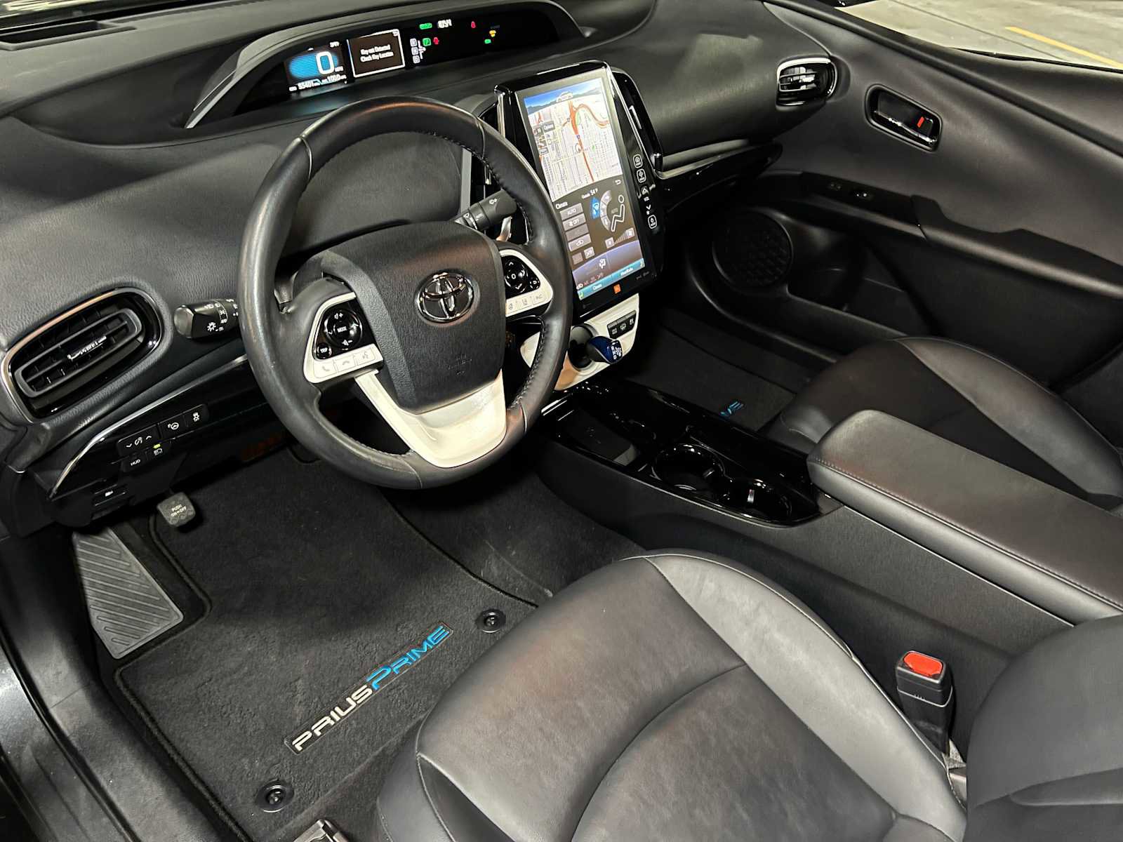 Used 2017 Toyota Prius Prime Premium image 24