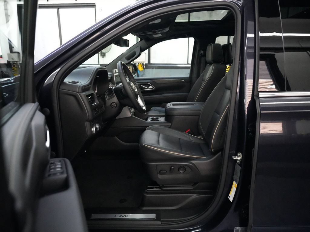 Used 2023 GMC Yukon SLT w/ SLT Premium Package AWD/4WD image 27