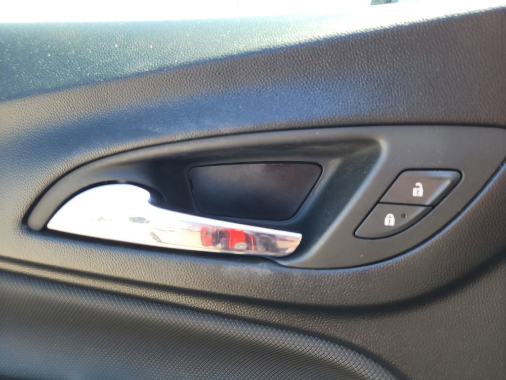 Used 2022 Chevrolet Equinox RS w/ RS Leather Package image 30