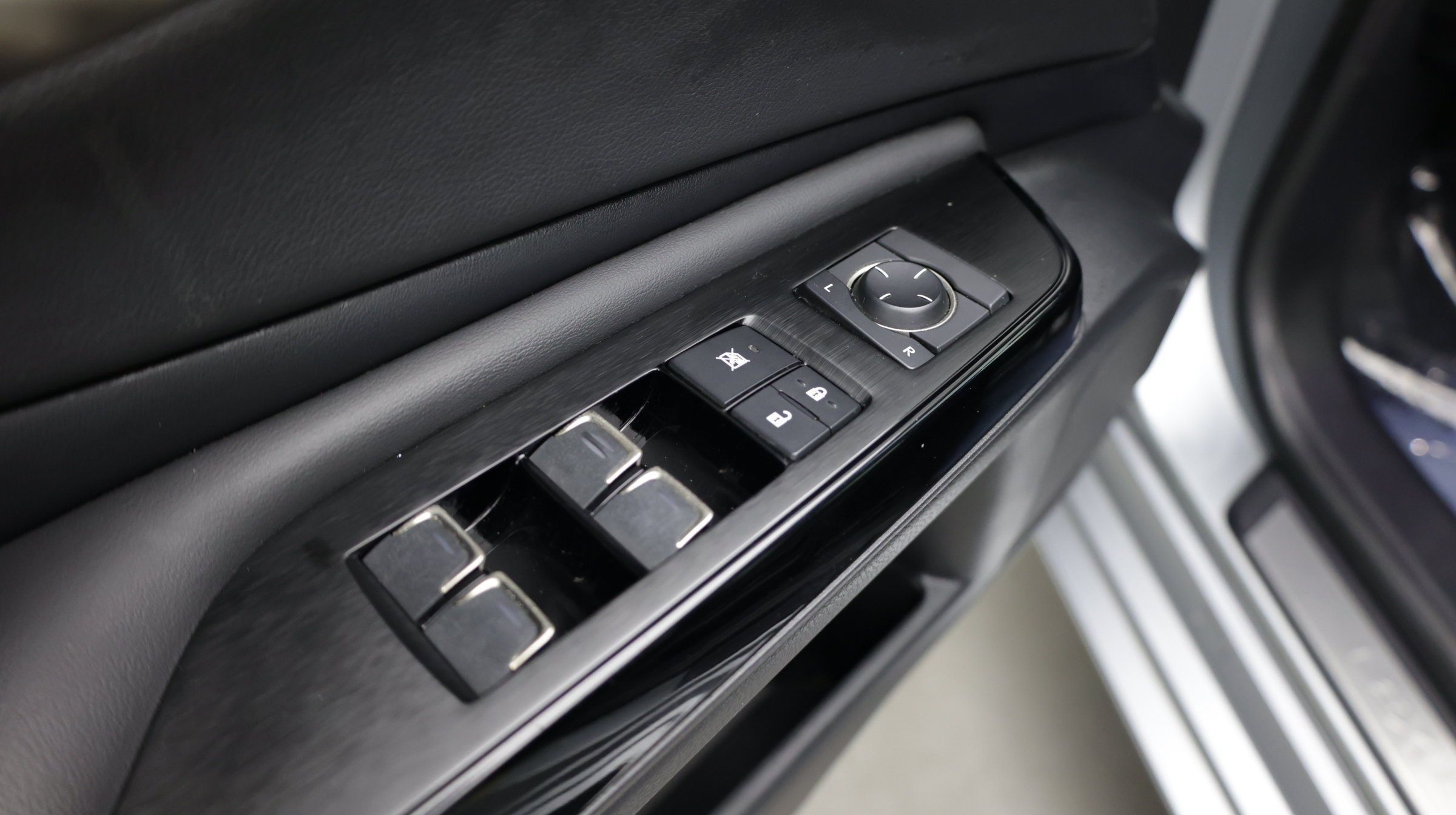 Used 2022 Lexus ES 350 w/ Accessory Package 2 FWD image 12