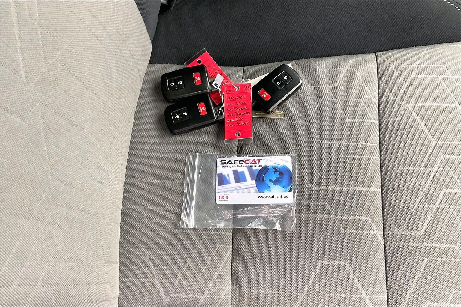 Used 2020 Toyota Tacoma TRD Off-Road w/ Technology Package AWD/4WD image 11