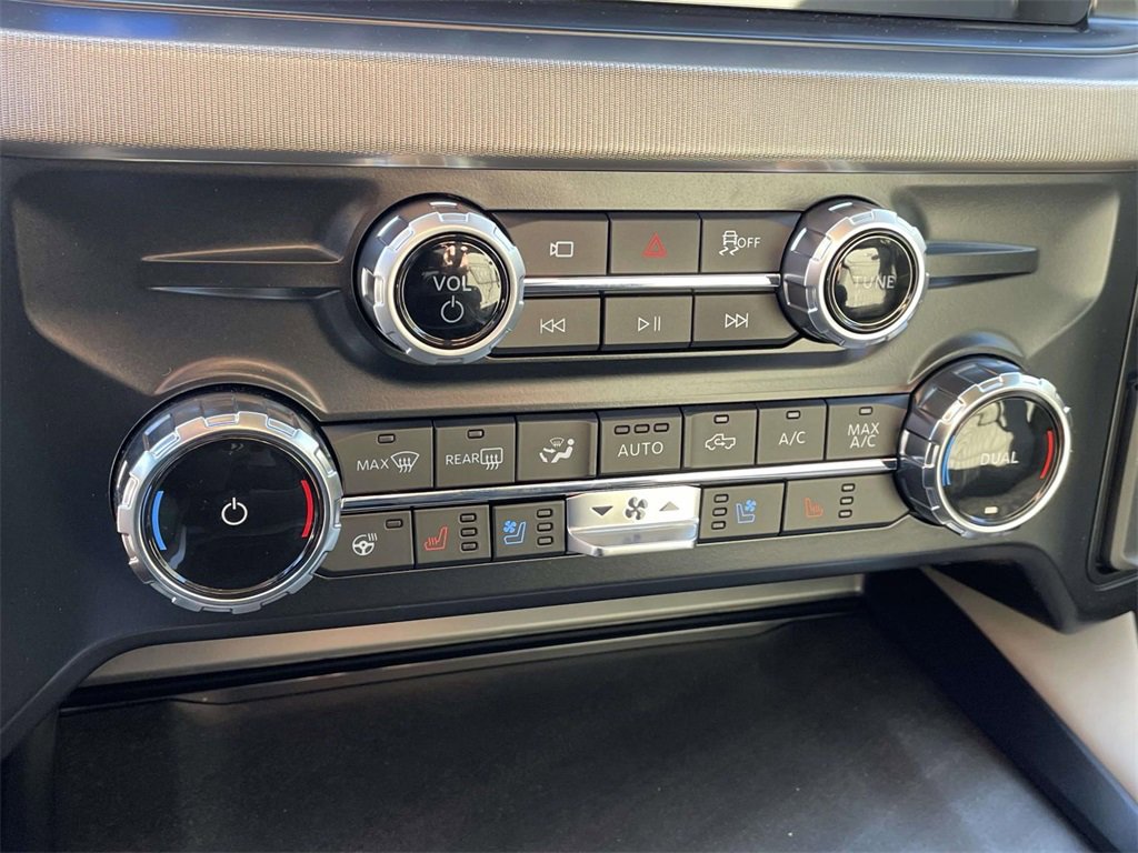 New 2026 Ford F250 Platinum image 28