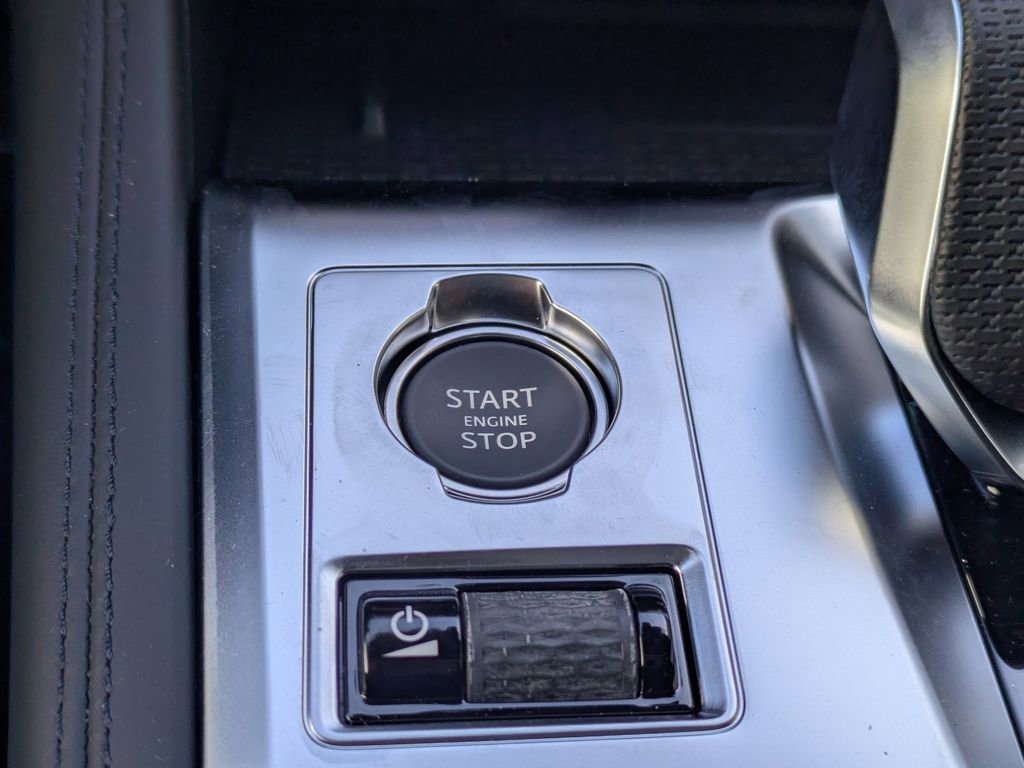 New 2026 Jaguar F-PACE SVR image 33