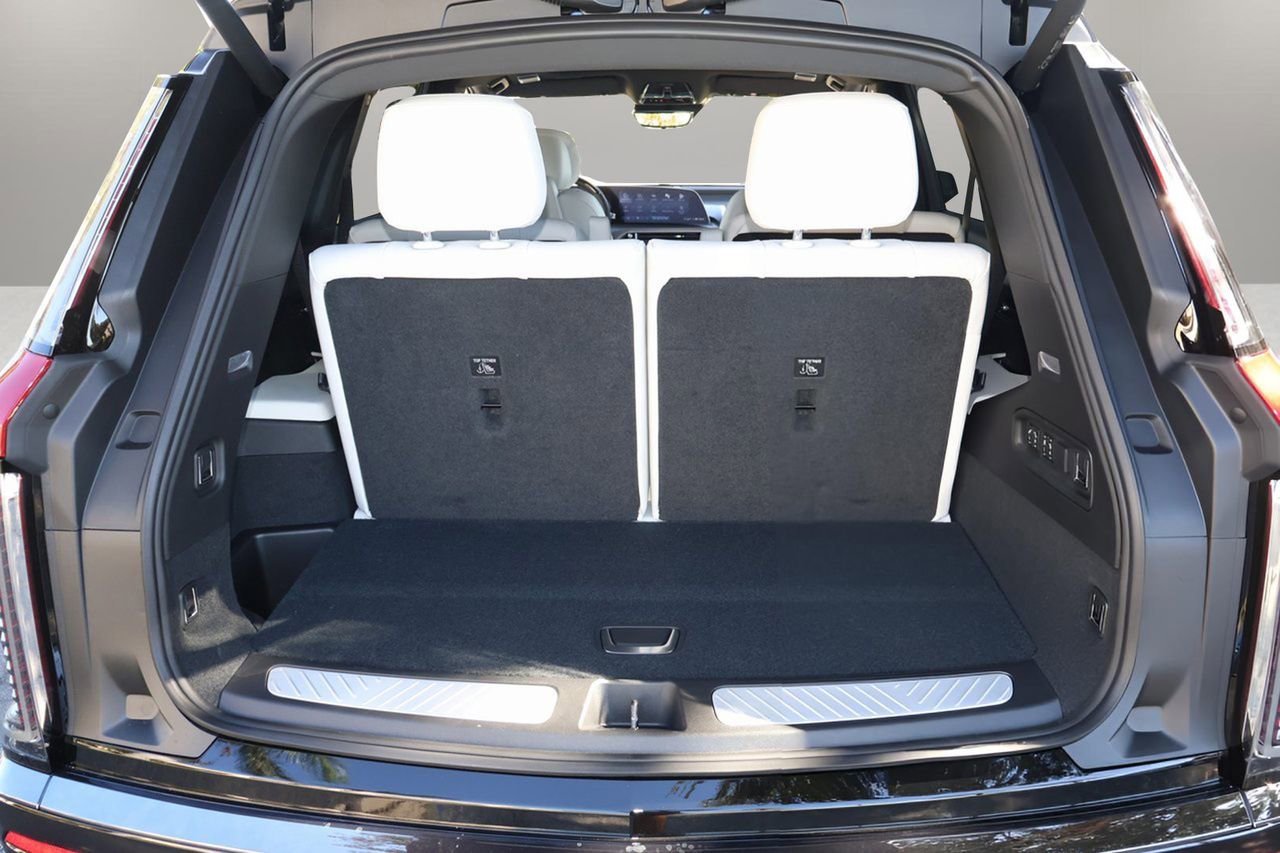 New 2026 Cadillac Vistiq Sport image 18