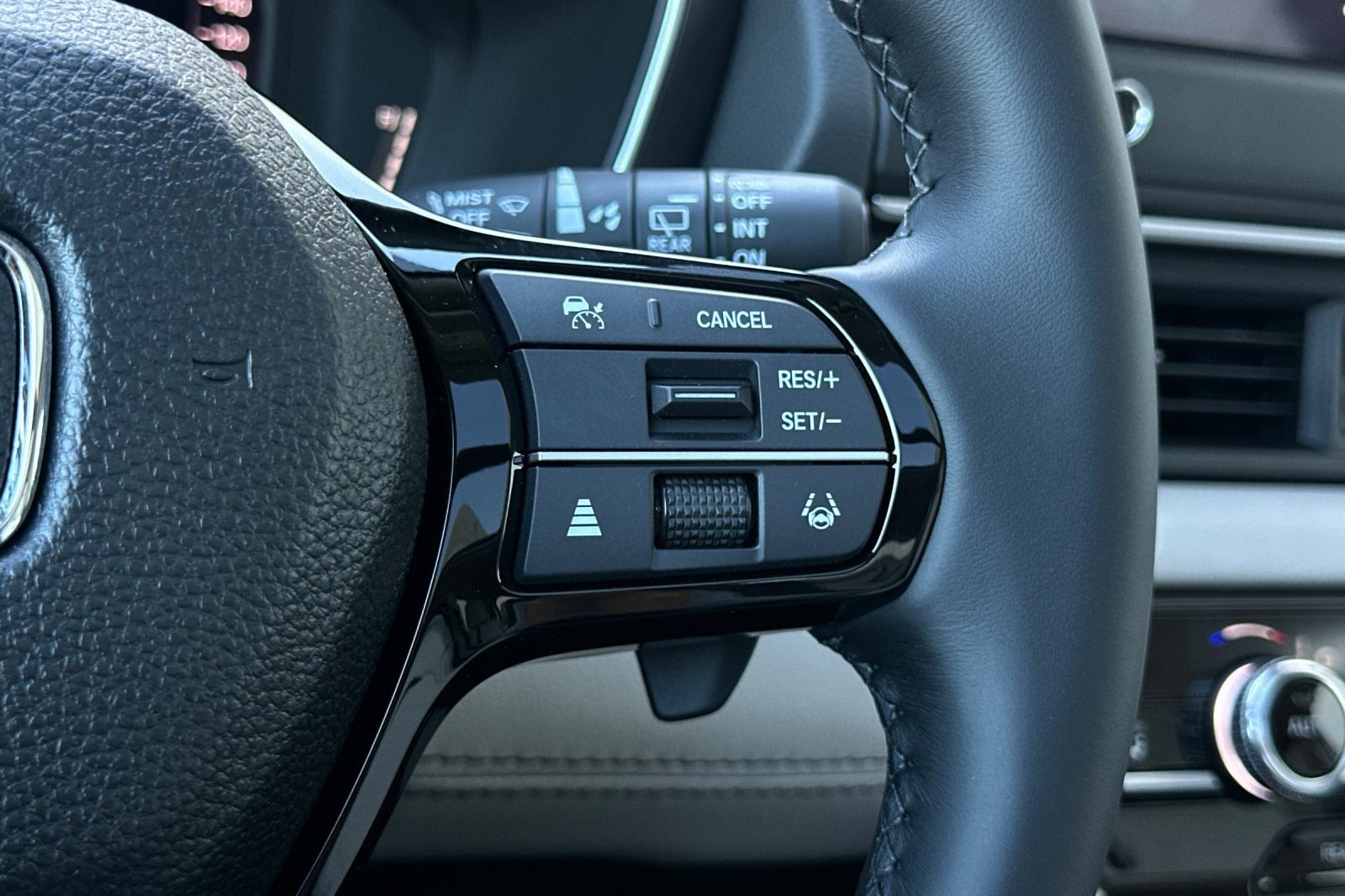 New 2026 Honda Pilot Touring image 15