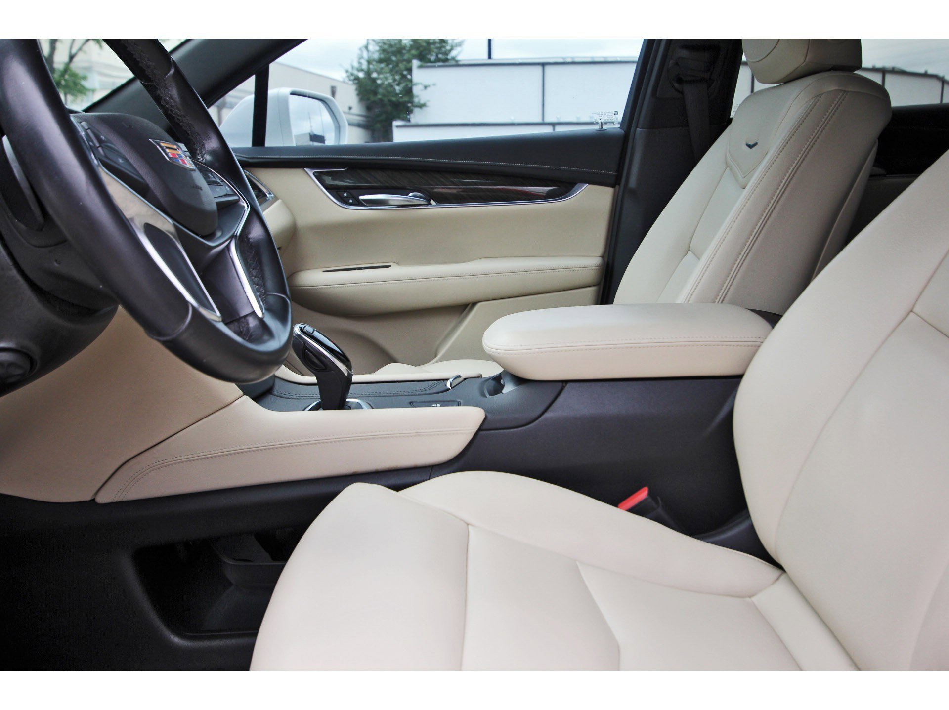 Used 2019 Cadillac XT5 FWD image 26
