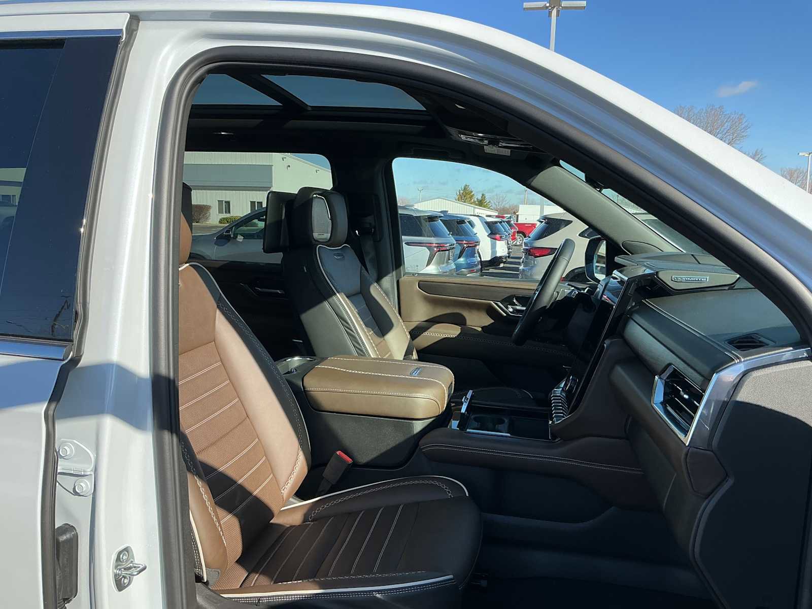 New 2026 GMC Yukon XL Denali Ultimate w/ LPO, Illumination Package image 32