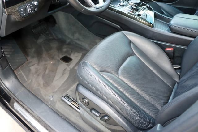 Used 2018 Audi Q7 3.0T Prestige w/ Prestige Package image 23