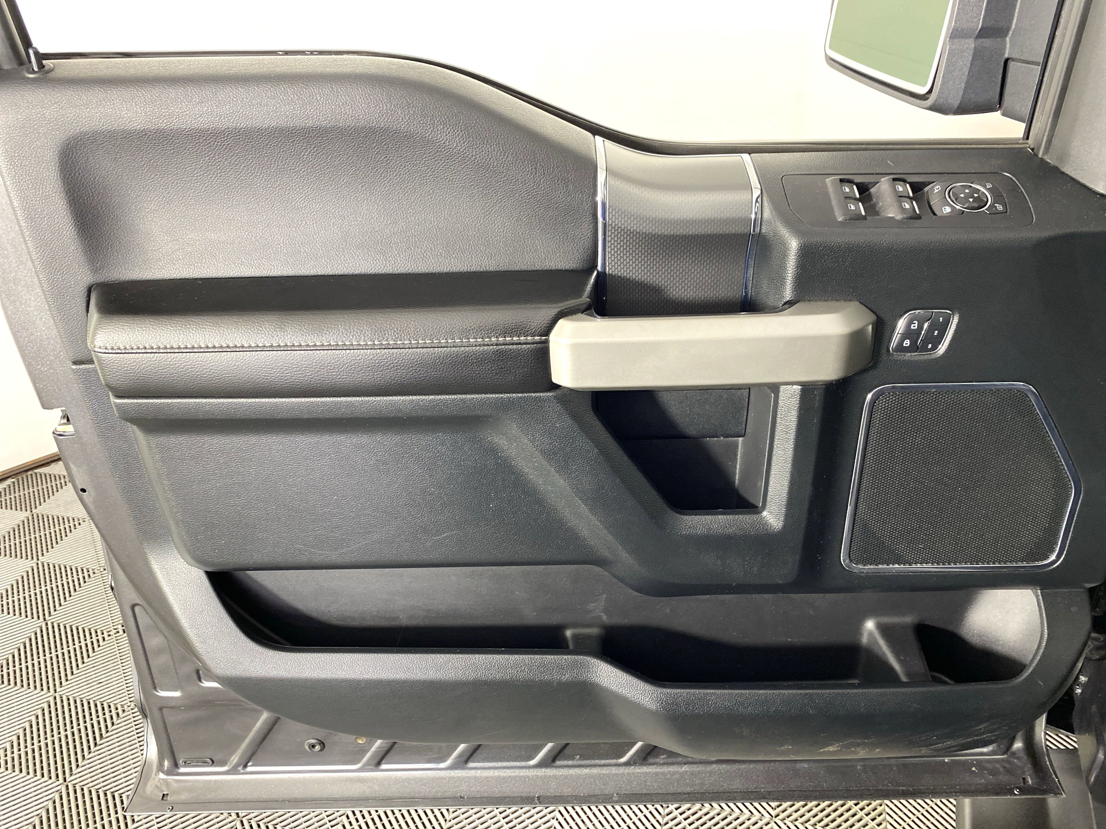 Used 2015 Ford F150 Lariat w/ Equipment Group 501A Mid image 14