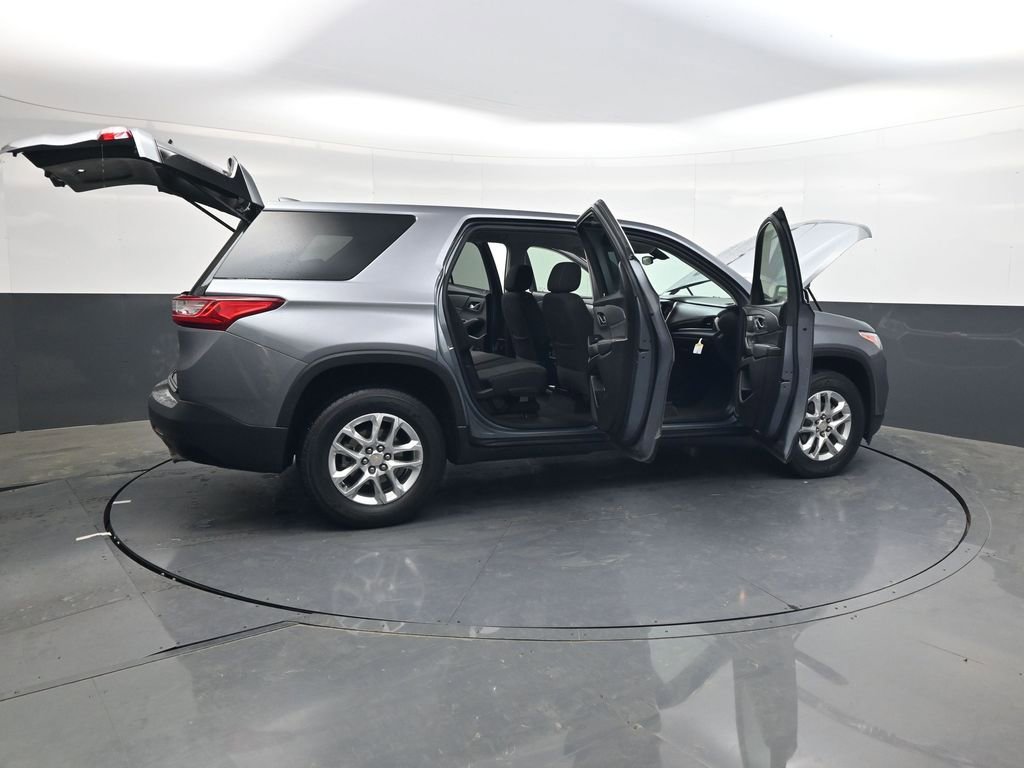 Used 2020 Chevrolet Traverse LS image 33