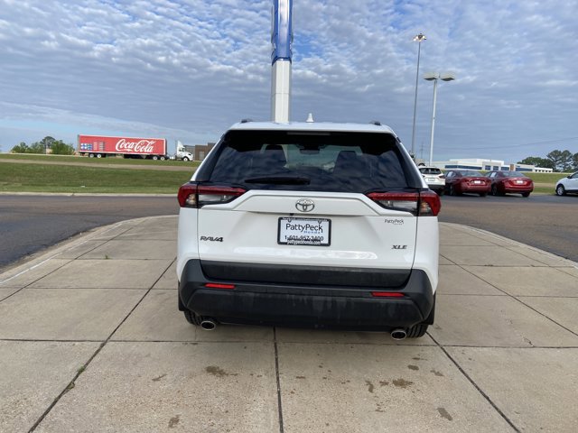 Used 2025 Toyota RAV4 XLE FWD image 10