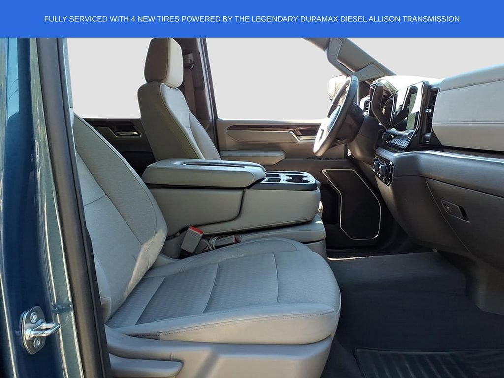 Used 2025 Chevrolet Silverado 2500 LT w/ Convenience Package image 9