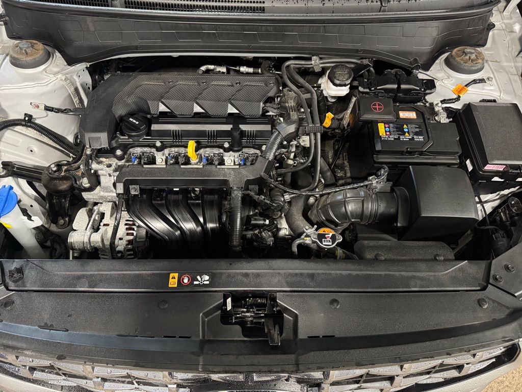 Used 2023 Hyundai Venue SEL FWD image 21