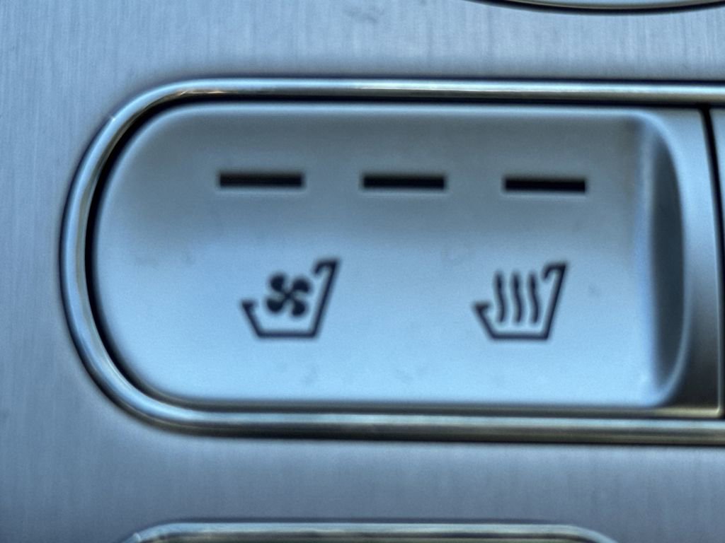 Used 2025 Genesis G90 3.5T image 31