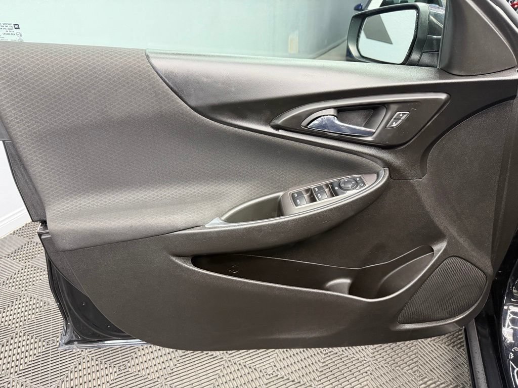 Used 2022 Chevrolet Malibu LT FWD image 36