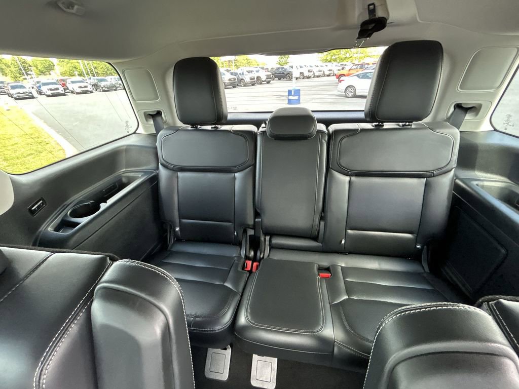 Used 2025 Ford Expedition Platinum AWD/4WD image 30