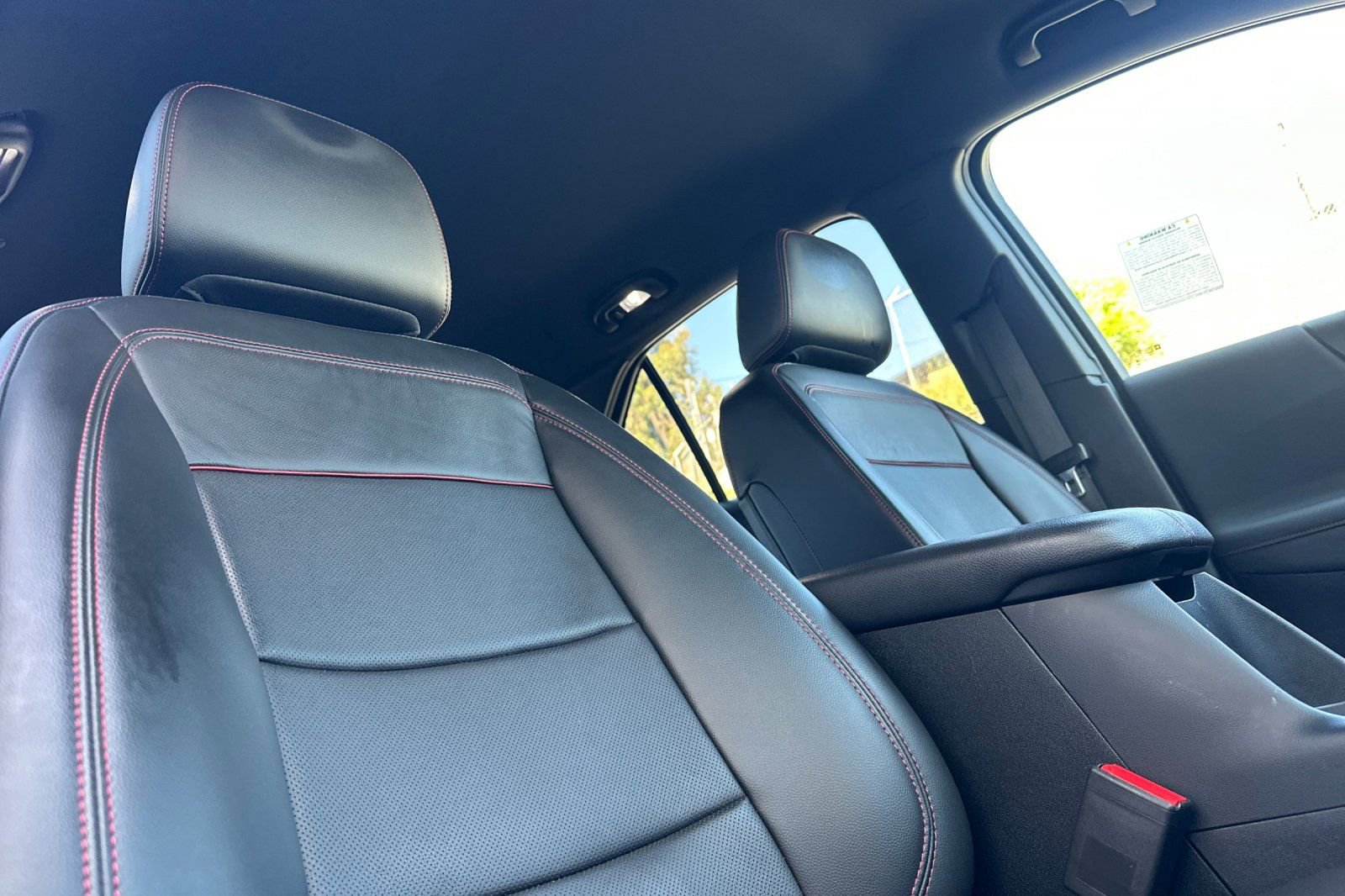 Used 2022 Chevrolet Equinox RS w/ RS Leather Package image 17