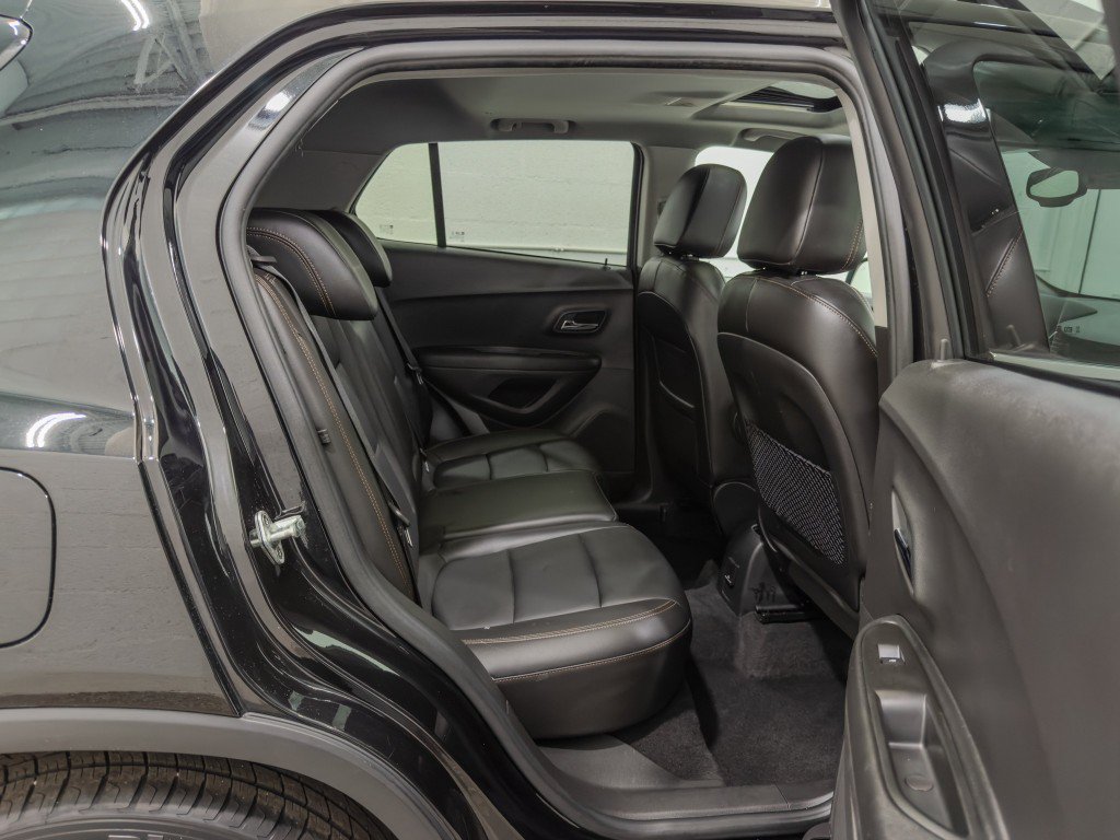 Used 2020 Chevrolet Trax Premier FWD image 19