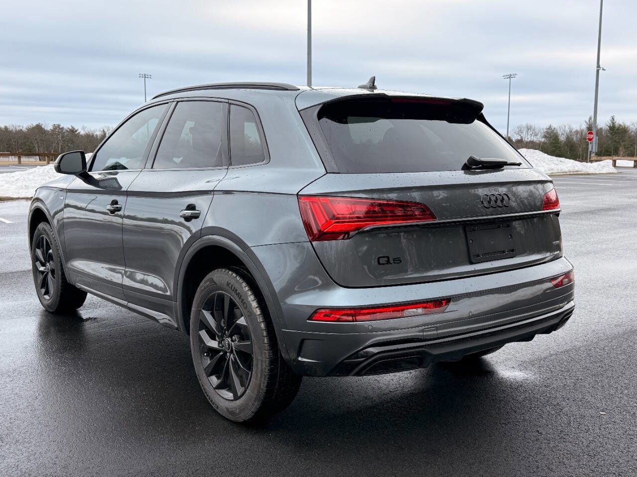 Used 2024 Audi Q5 2.0T Premium w/ Summer of Audi Package image 3
