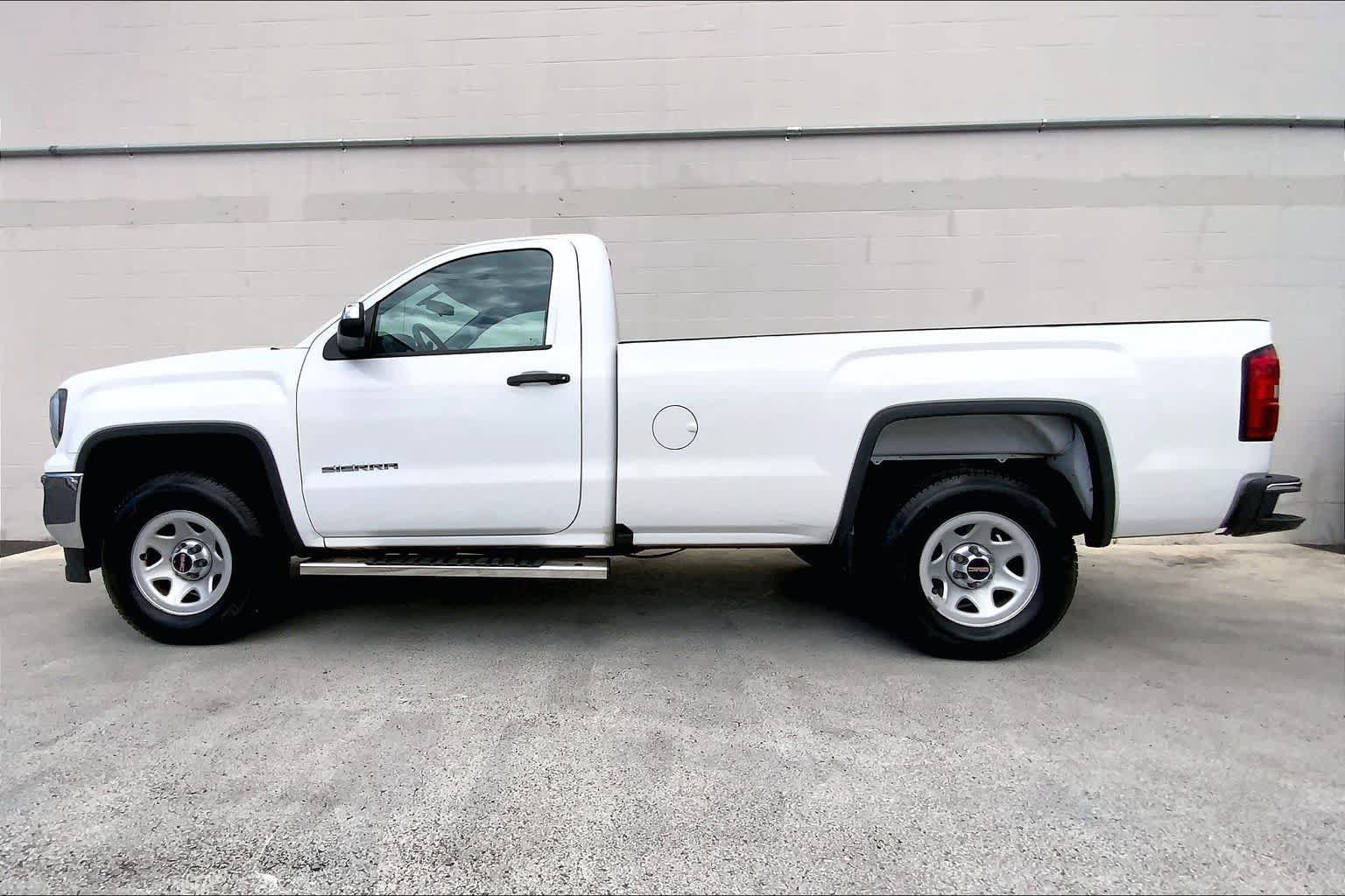 Used 2018 GMC Sierra 1500 2WD Regular Cab image 3
