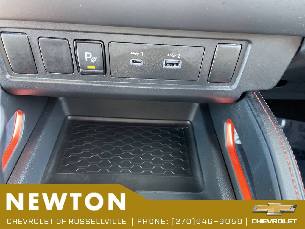 Used 2025 Nissan Frontier PRO-4X AWD/4WD image 19