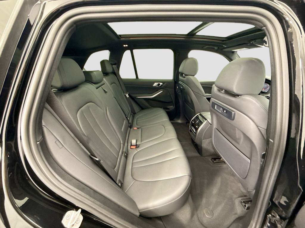 Used 2022 BMW X5 sDrive40i w/ Parking Assistance Package image 21