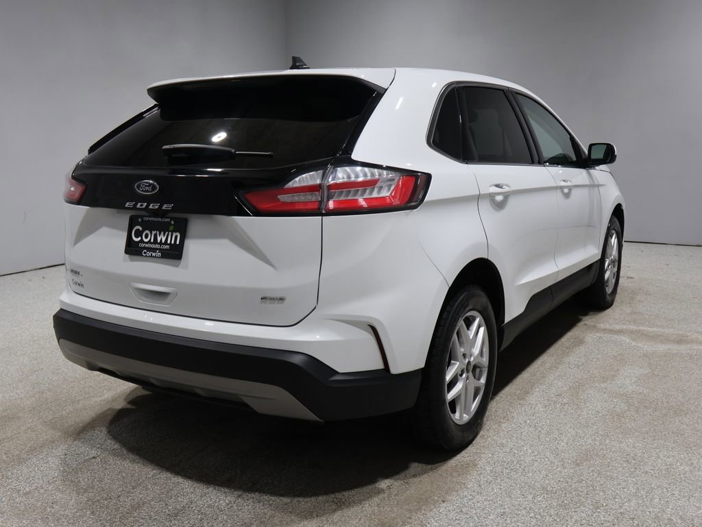 Used 2024 Ford Edge SEL image 2